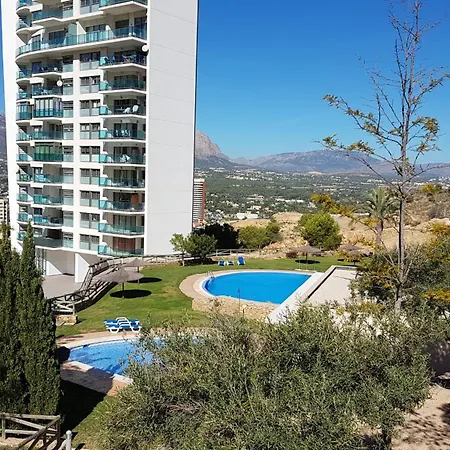 Skyline Number 1 Apartment *